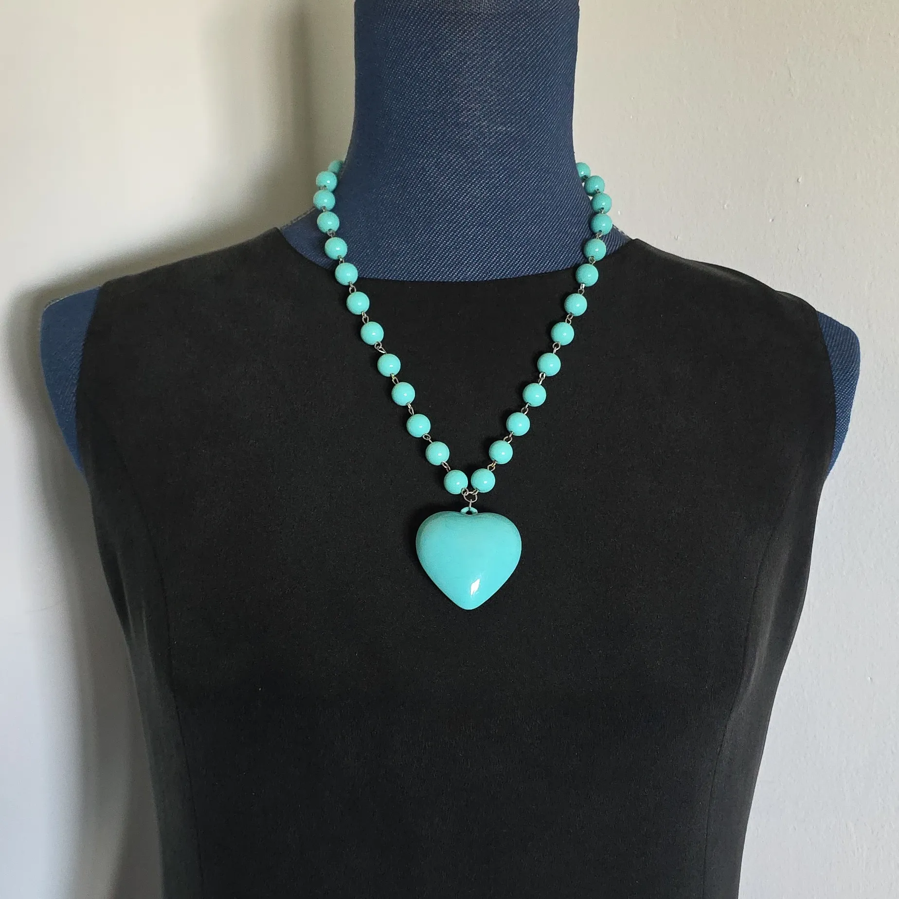 Silver and Turquoise Aqua Blue Acrylic Bead Puffy Heart Necklace Earrings Set - Image 8