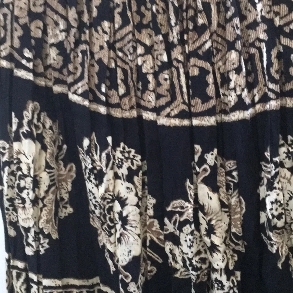 FINAL MARKDOWN Ladies hot stuff boho style skirt medium Black - Image 3