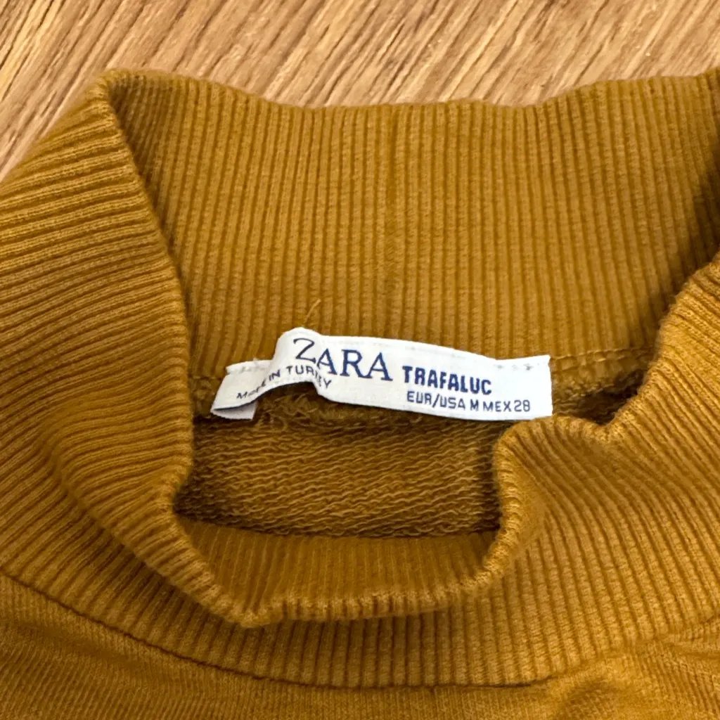 Zara Medium Dark Mustard Yellow Long Sleeve Mock Neck Pullover Shirt Sweatshirt - Image 4