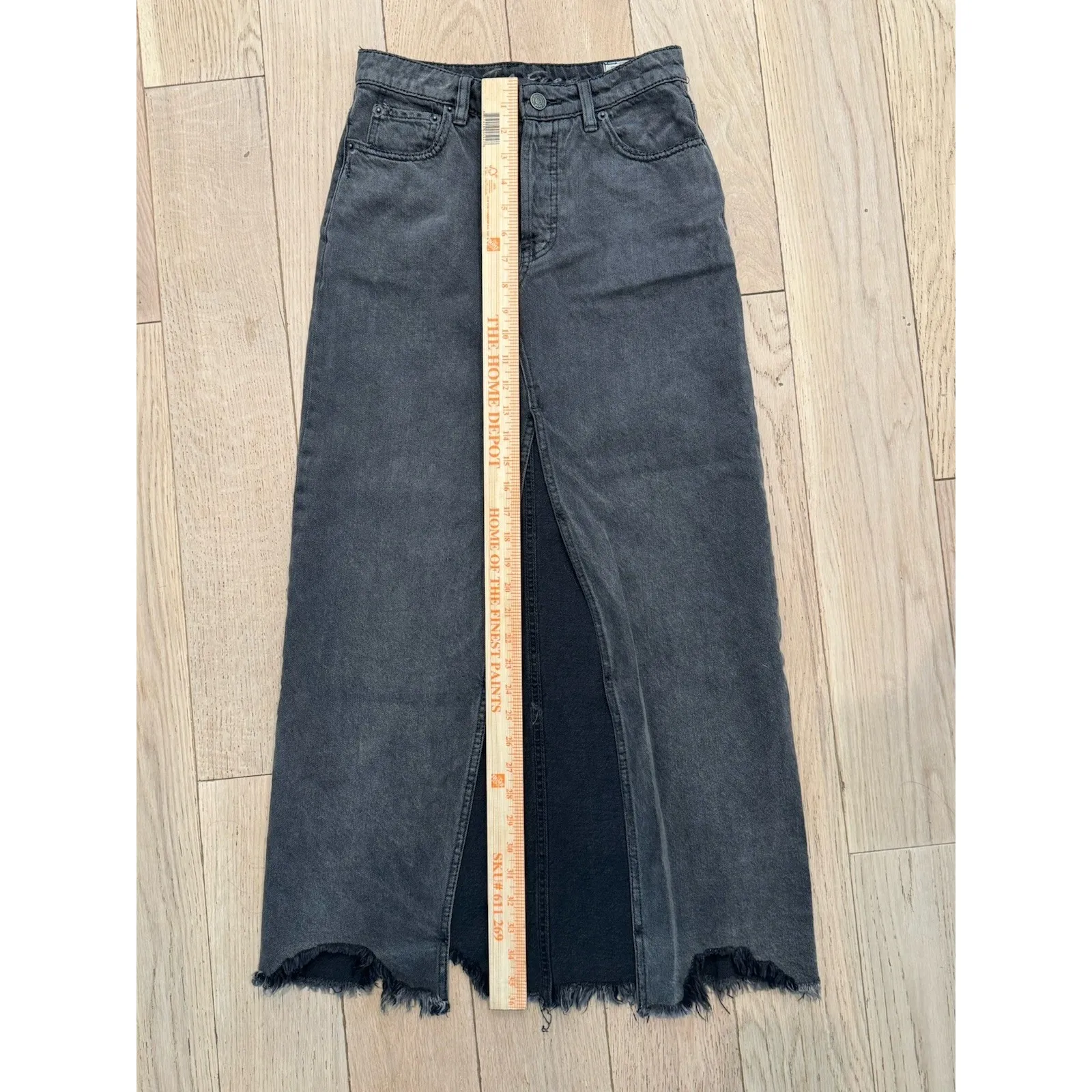 We The Free People Sz 24 Distressed Black Fade Denim Front Slit‎ Midi Skirt EUC - Image 7