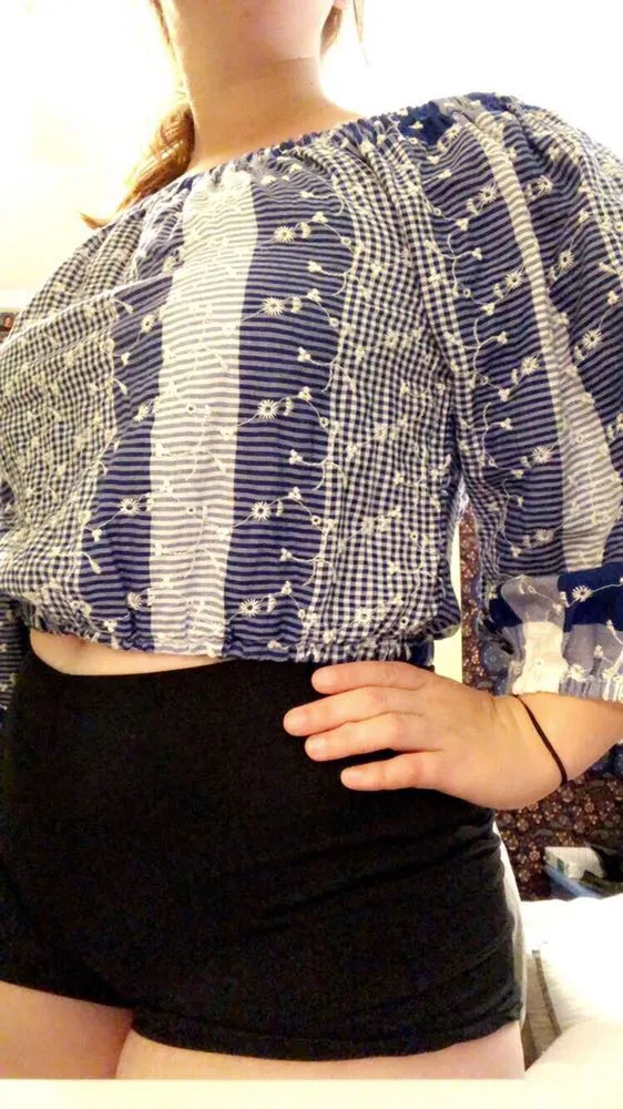 Forever 21 off the shoulder crop top - Image 3