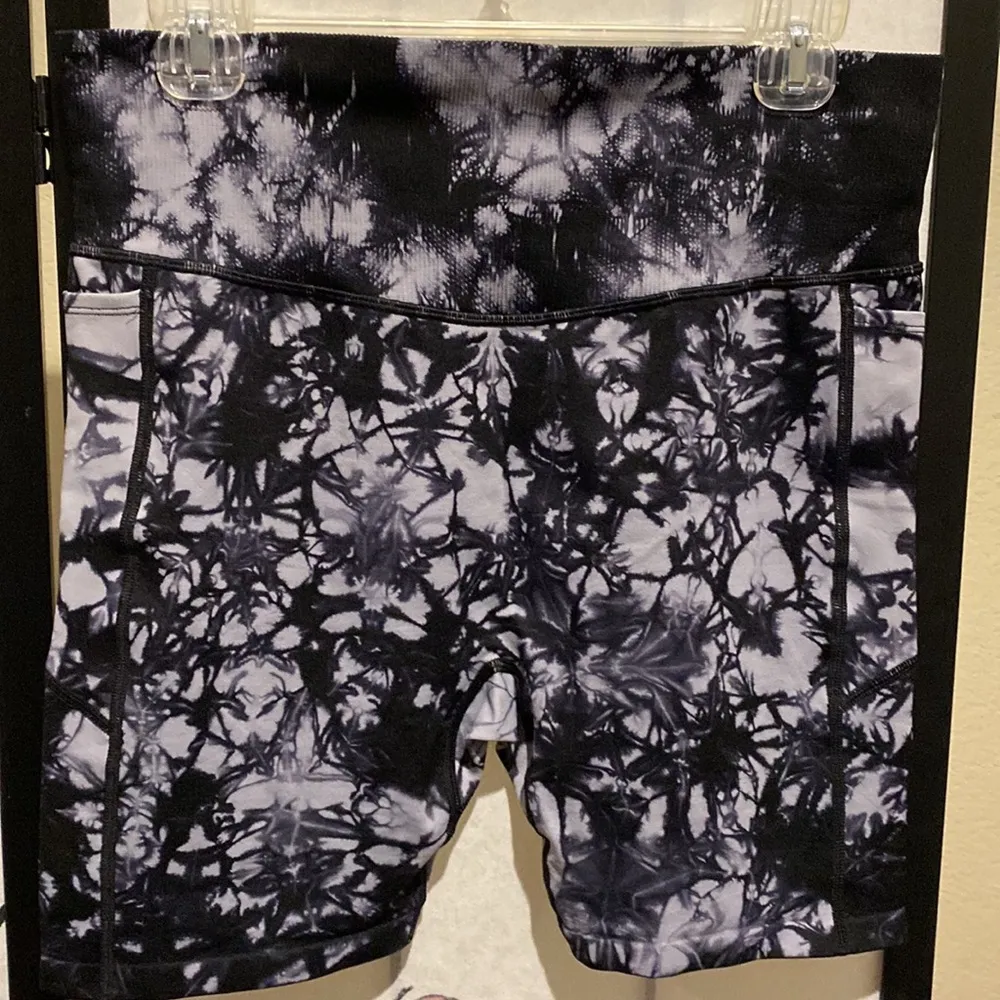 NWT Pink high waist no seam Biker Shorts - Image 3