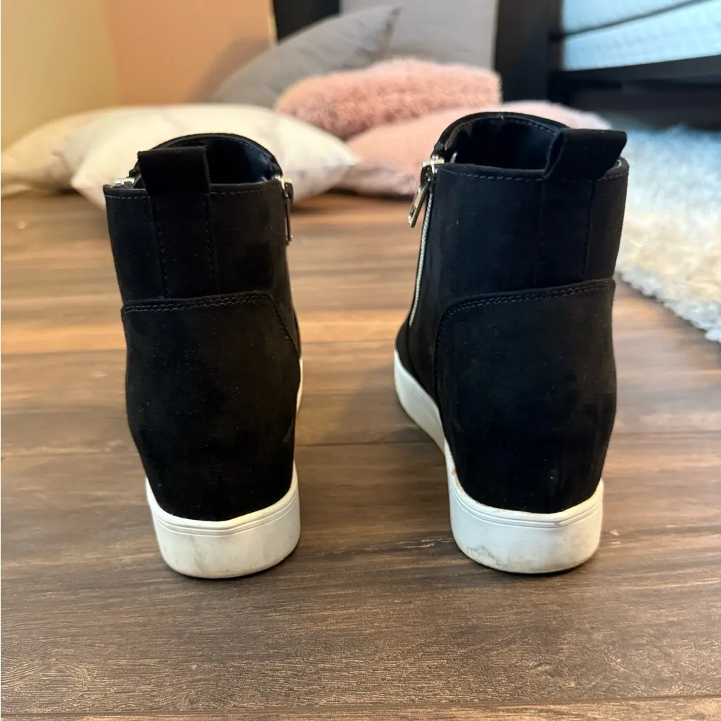 Time and Tru Memory Foam Wedge Boots Black Size 8.5 - Image 3