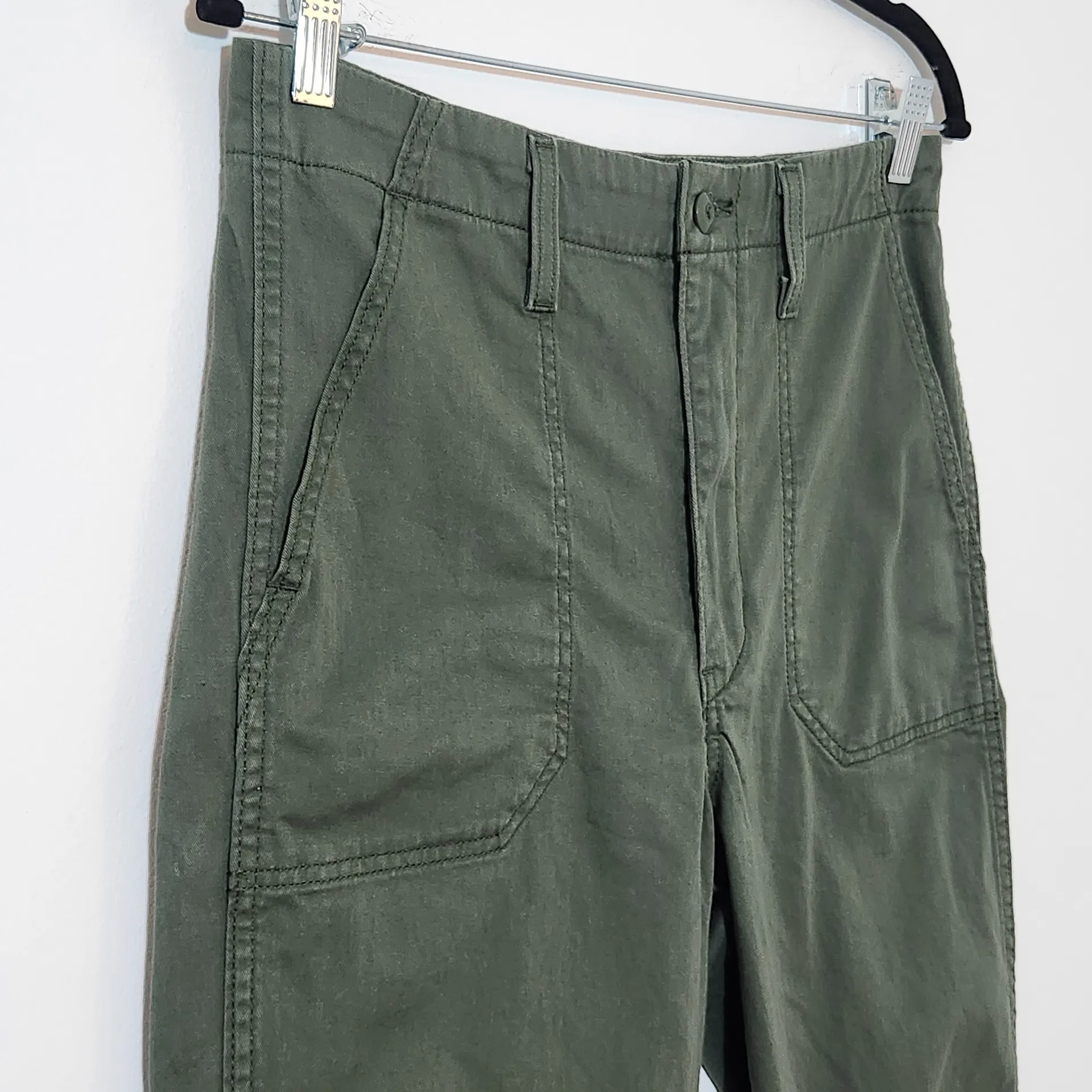 Levi's Women's Army Green Cropped Pants Size 29 Green Full Leg Pants - Image 3