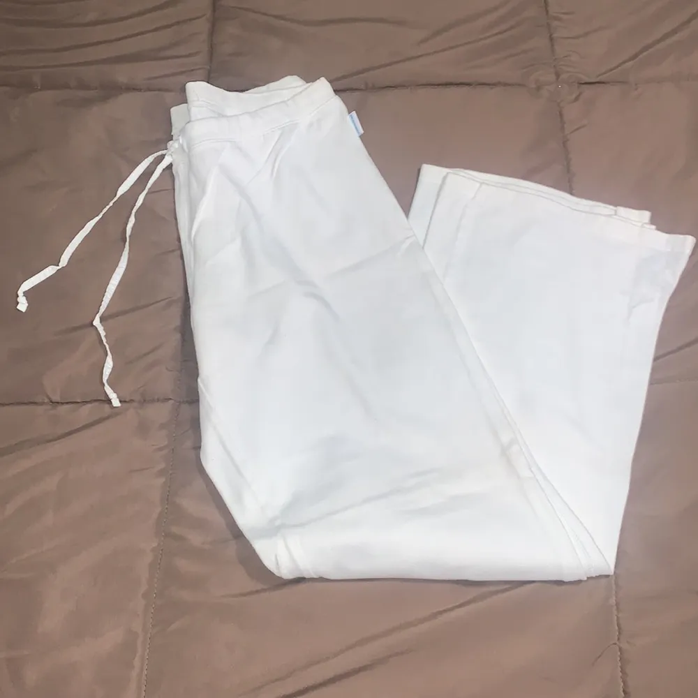 Old Navy white pants - Image 3