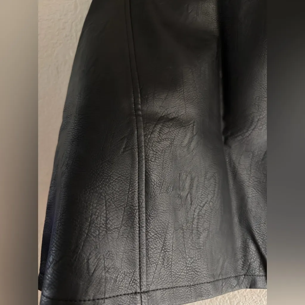 Zara M Black Faux Leather Mini Skirt Moto Style Zipper Detail Classic Essential - Image 7