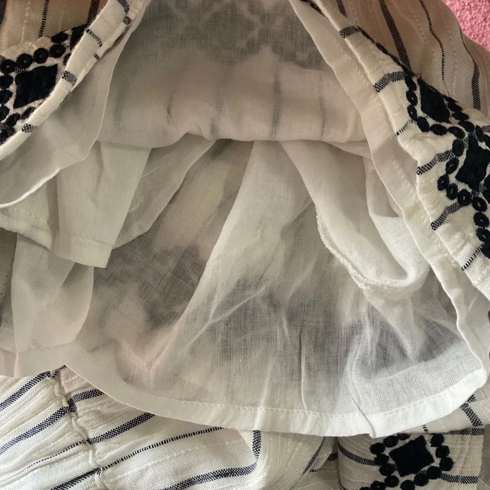 l*space Bonnie White Striped Embroidered Shorts Medium NWT - Image 6