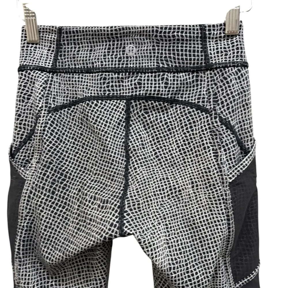 Lululemon Wild and Free tight black white gray mesh pocket ladder cutout legging - Image 5