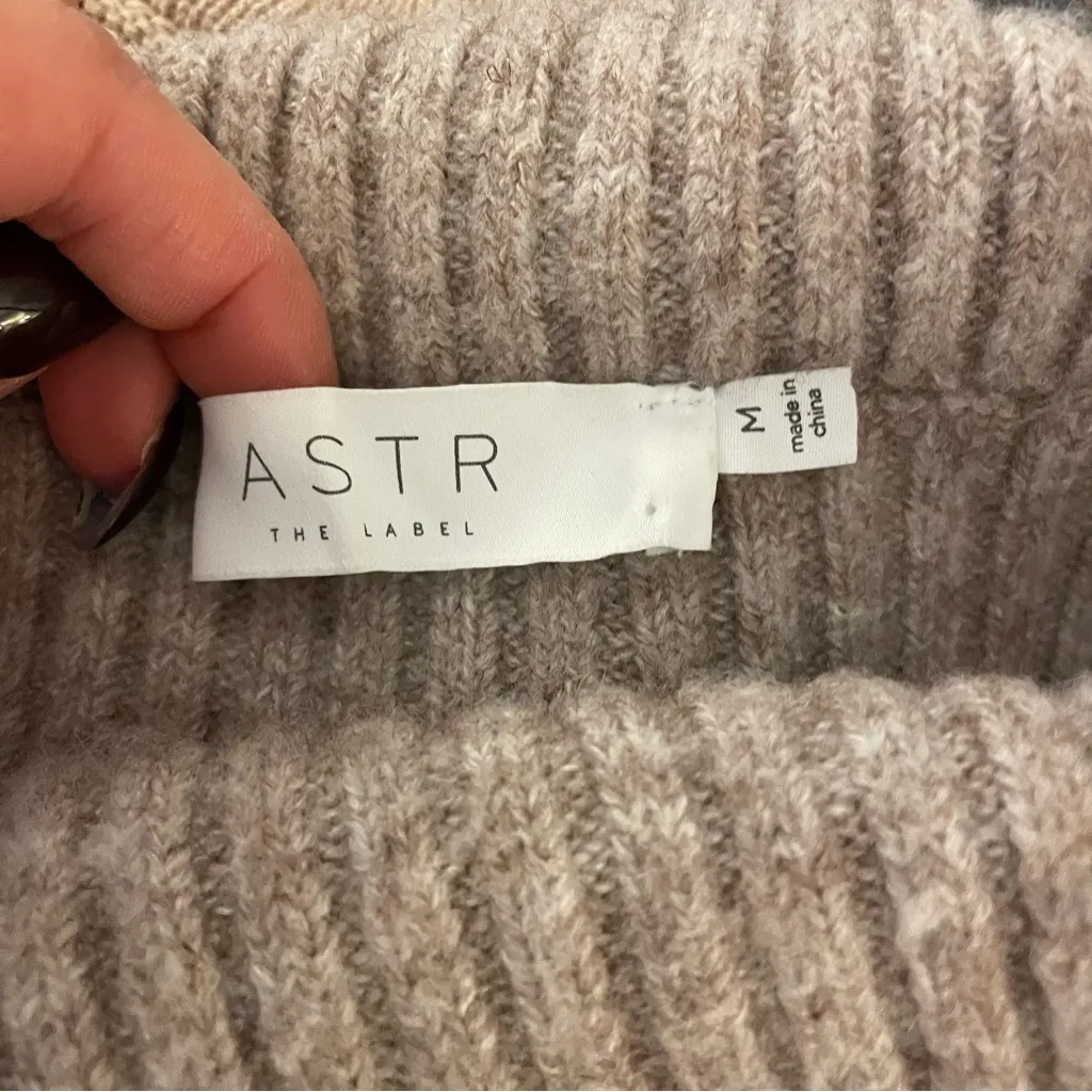 ASTR The Label Asymmetric Foldover One-Shoulder Rib Sweater, Taupe, Size M, NWOT - Image 5
