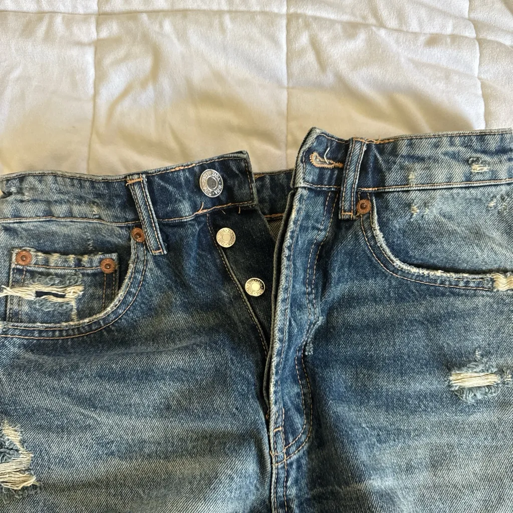 Zara Blue Jean Shorts Distressed High-Waisted - Image 4