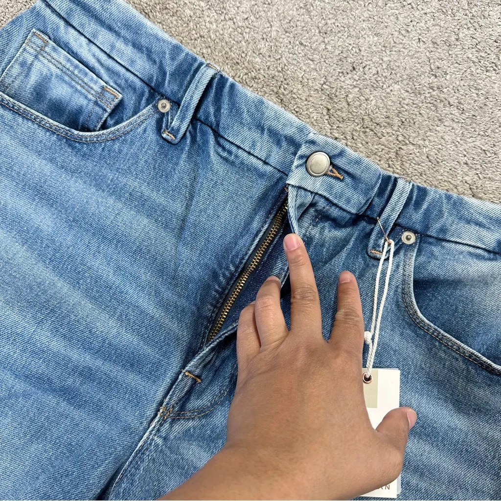 NWT Good American Women’s Good 90s Icon Bermuda Denim Shorts in Indigo 12/31 - Image 10