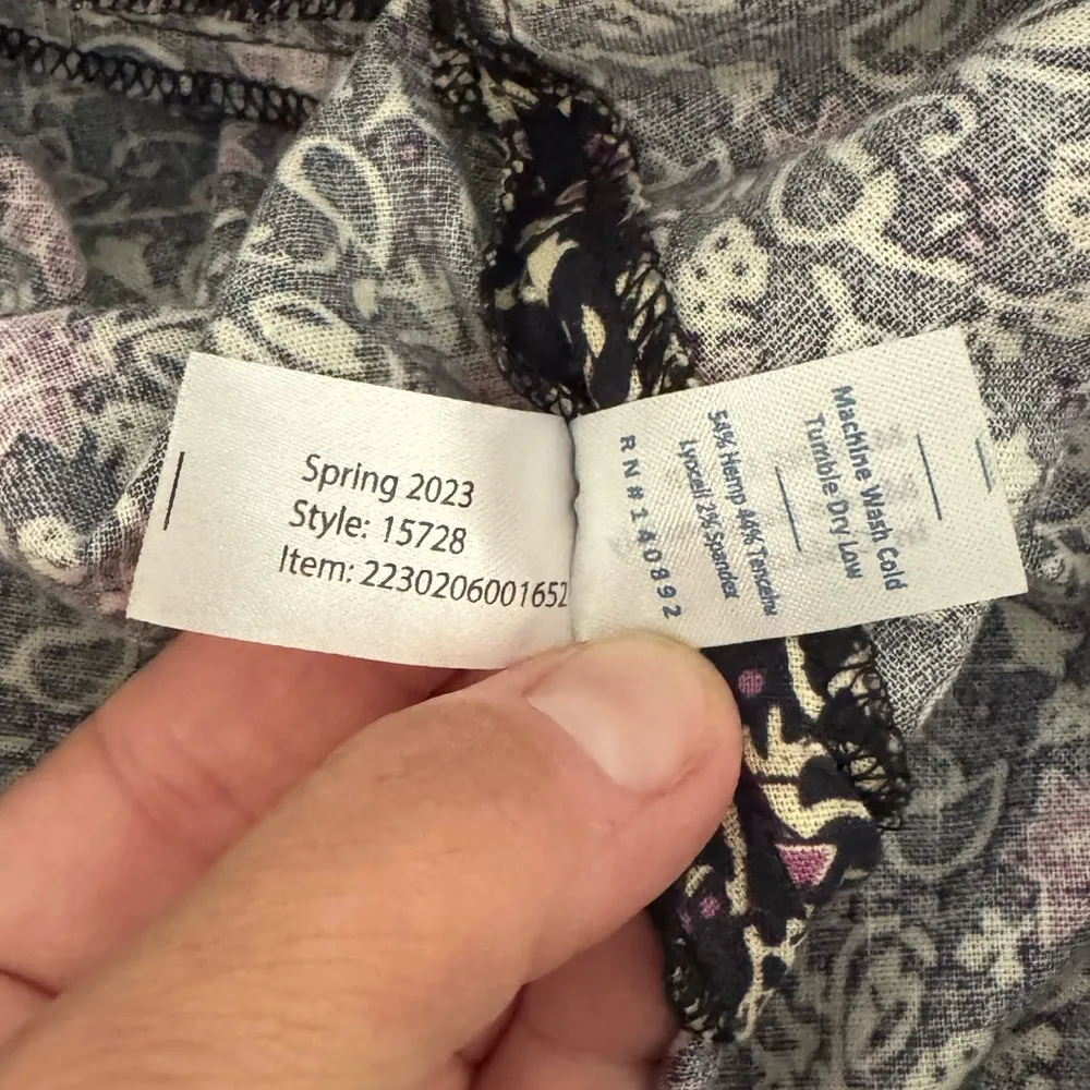 Women’s Marine Layer Emlyn black & purple floral v-neck hemp blend midi dress M - Image 6