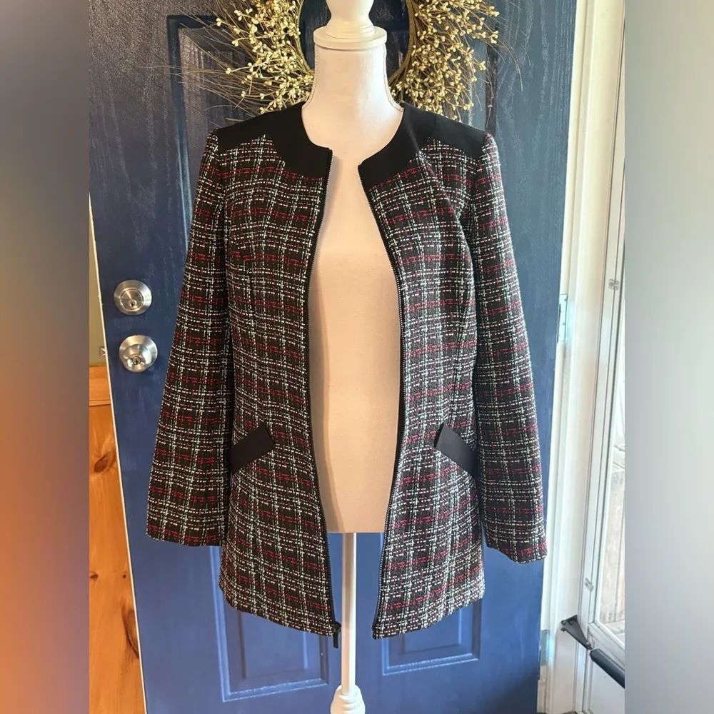 Kasper women's collarless tweed blazer with a plaid pattern size 6 - Image 4