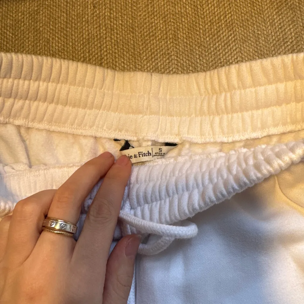 Abercrombie & Fitch White Drawstring Shorts - Image 2