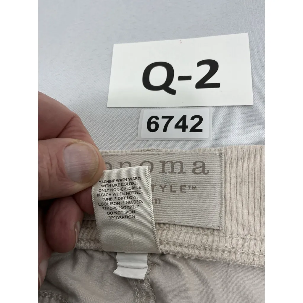 Womans Excellent Condition Sonoma Woman Cargo Capri Pants 18 W Beige - Image 4