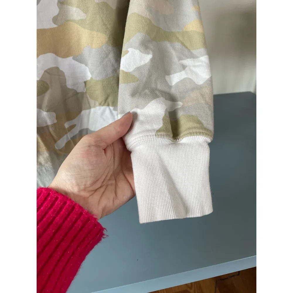 Aerie womens green/yellow camo hoodie size XS - Image 9