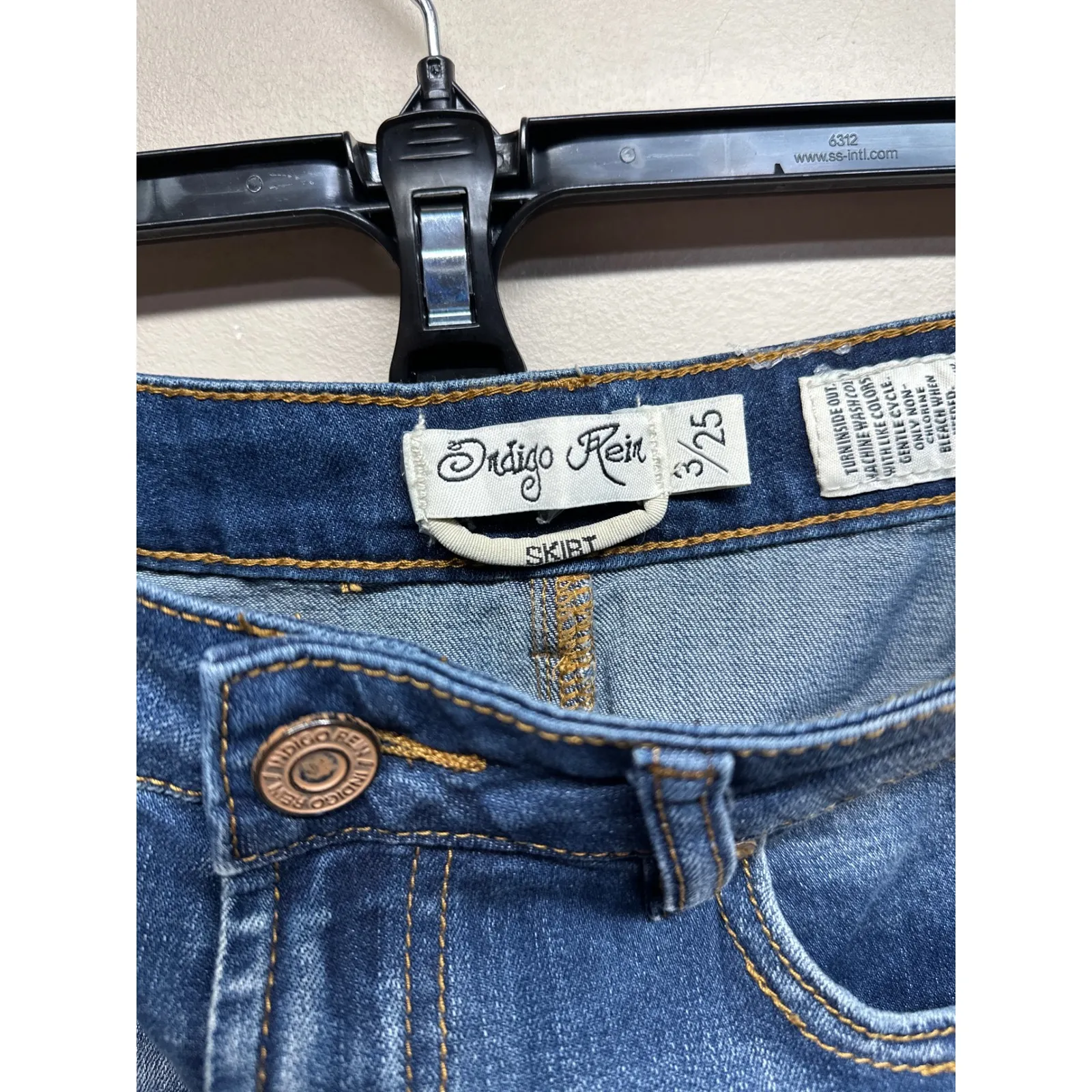 Indigo Rein Womens Blue Denim Skirt Frayed Hem Distressed Size 3 25 - Image 3