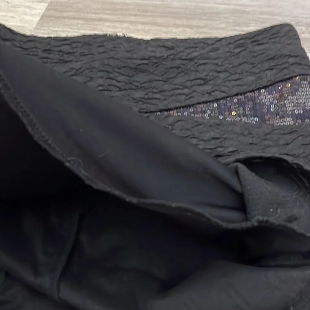 Forever 21 Black Mini Skirt with Sequins Stretchy Zip Up Back Size Small - Image 7