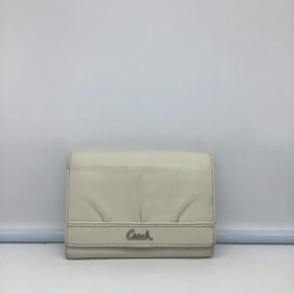COACH off white leather wallet - Image 14