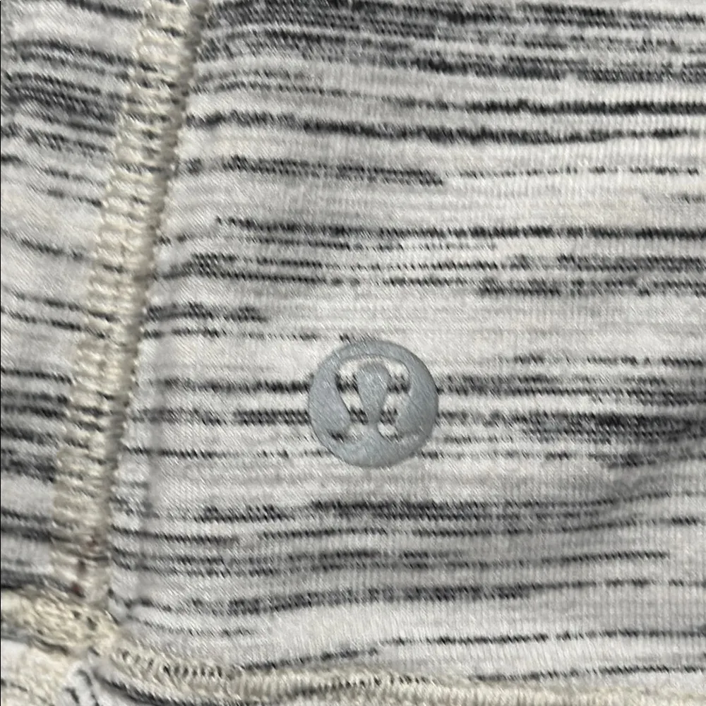 Lululemon Hooded Pull Over Sz2 Heathered White - Image 8