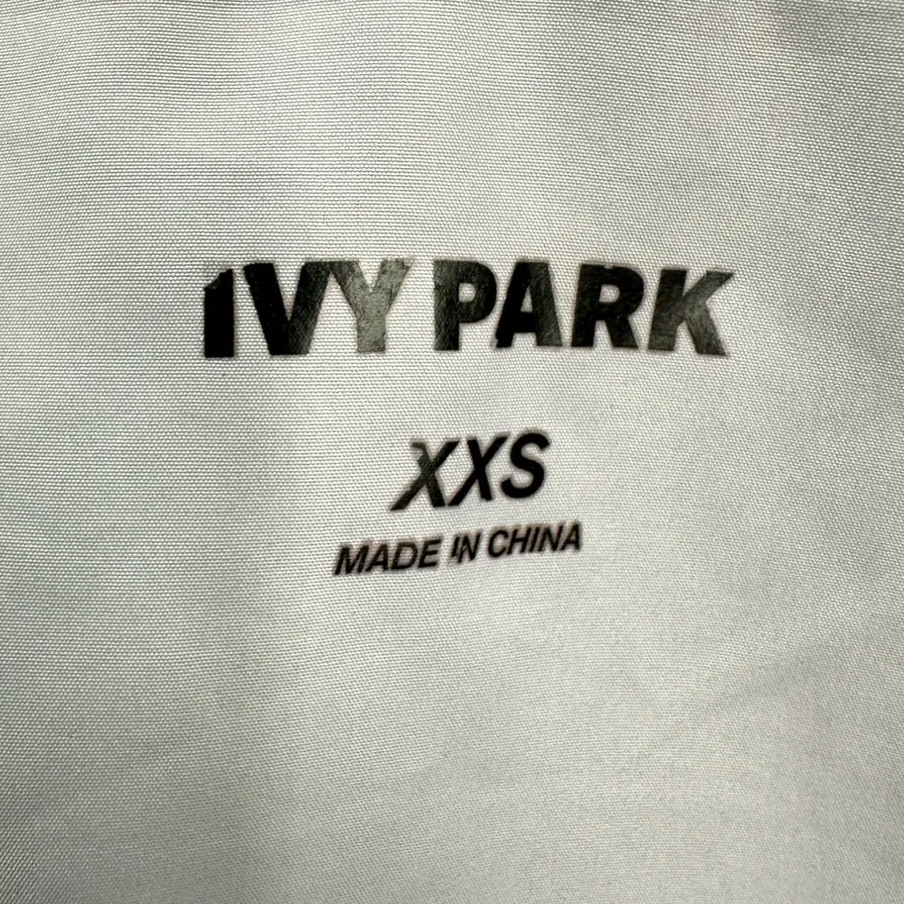 Ivy Park x Beyoncé | XXS | Limited Edition Perforated 1/4 Zip Hooded Windbreaker - Image 5