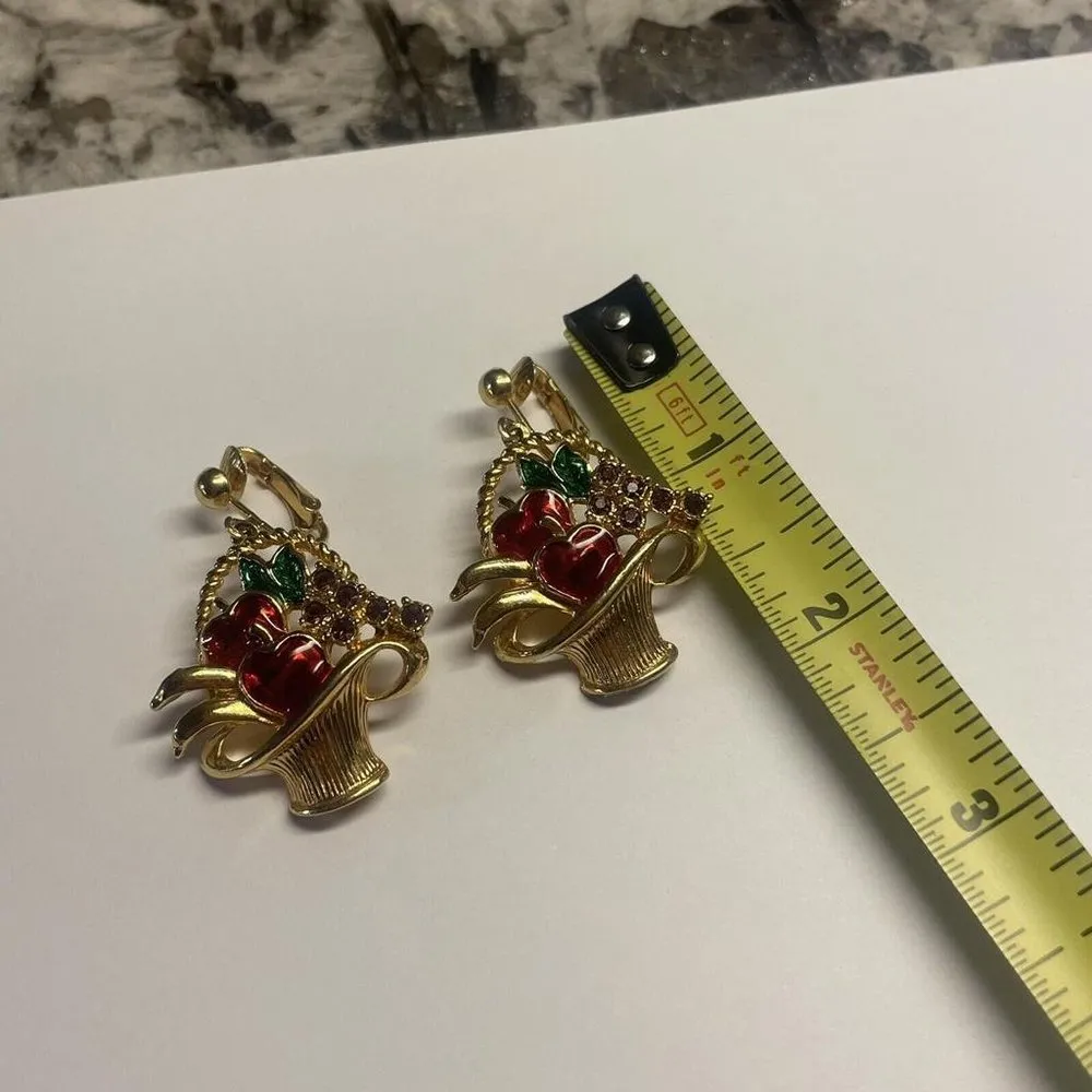 Signed AVON Enamel Red Heart Basket Purple Grapes Green Leaf Clip - Image 11