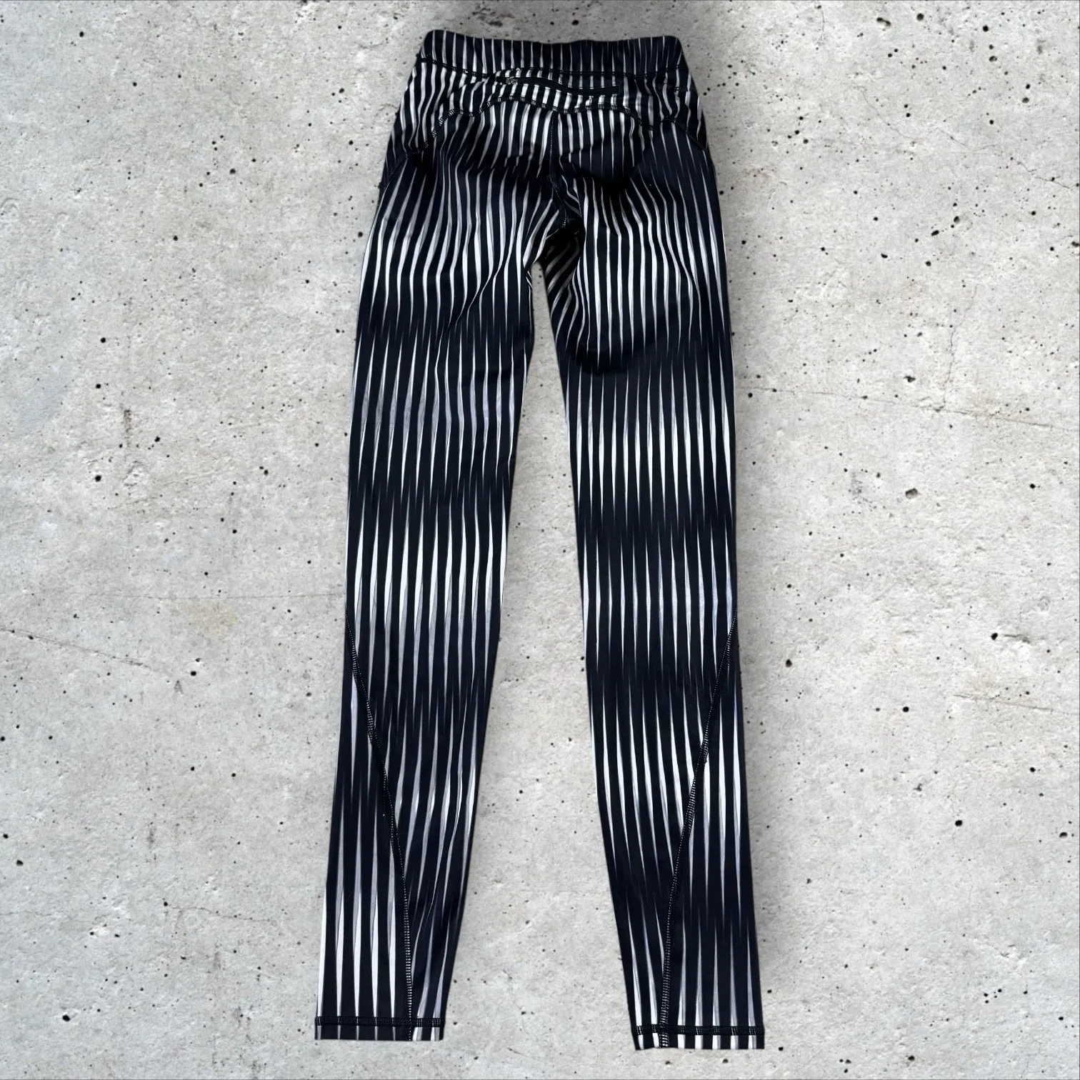 IVY PARK Kaleidoscope Full Length‎ Workout Leggings Black White Beyoncé Sz XS - Image 4