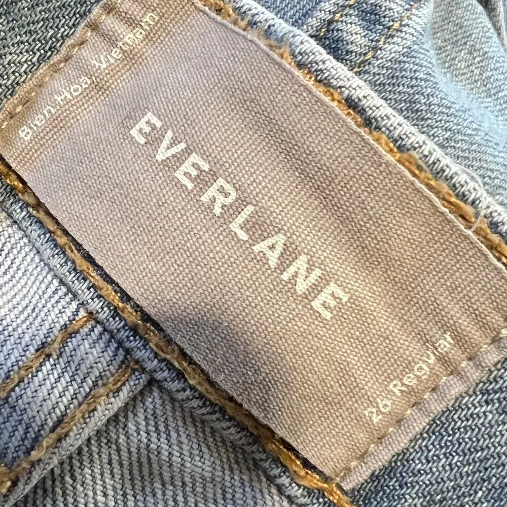Everlane High Rise Cropped Distressed Jeans (Actual 28) Light Wash Frayed Hem - Image 3