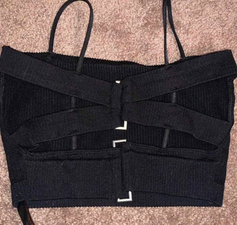 Black cropped Ribbed tank top - Image 2