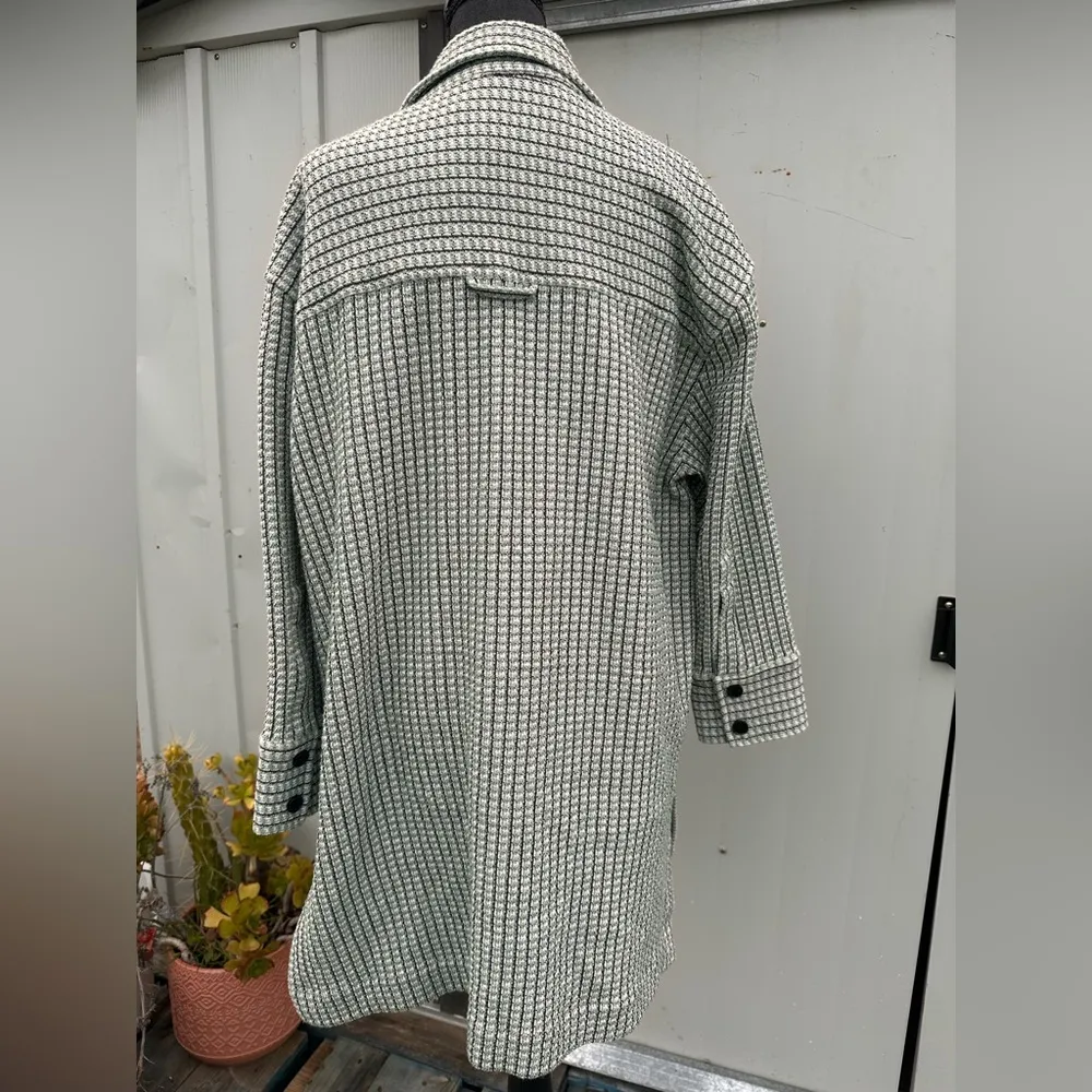 CLUB MONACO WOMENS‎ LARGE Stylish Black and White Checkered Cardigan - Image 2