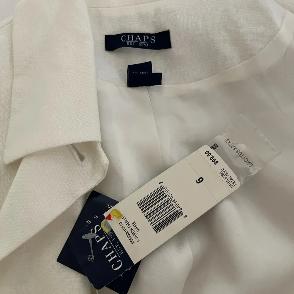 CHAPS NWT  White Button Down Jacket. - Image 6
