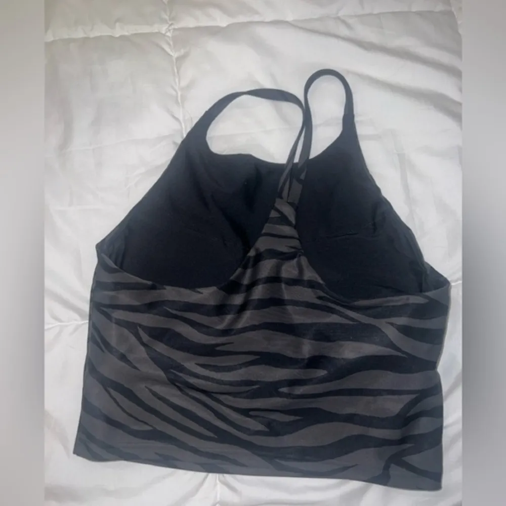 Old Navy Active Long‎ Line Sports Bra Size M Power Soft - Image 3