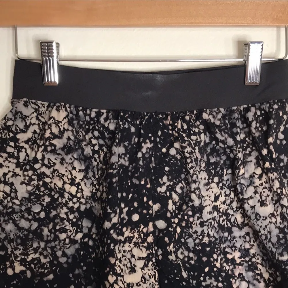 Lululemon LAB Alacer Shorts Black Multi PNSF Nulux Fabric Liner size 6 - Image 4