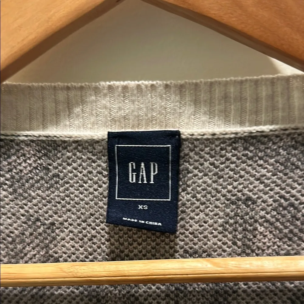 Gap  Gray and Black Crew Neck Sweater with Unique Pattern - Image 2