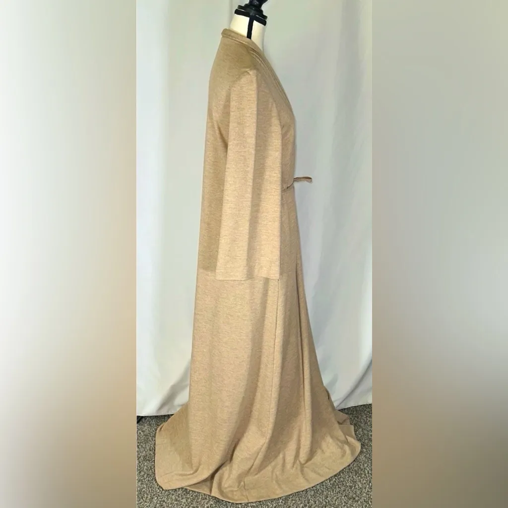 Lucie Ann Beverly Hills • Long Warm Wrap Robe Heavy Material Size Medium Vintage Tan - Image 6