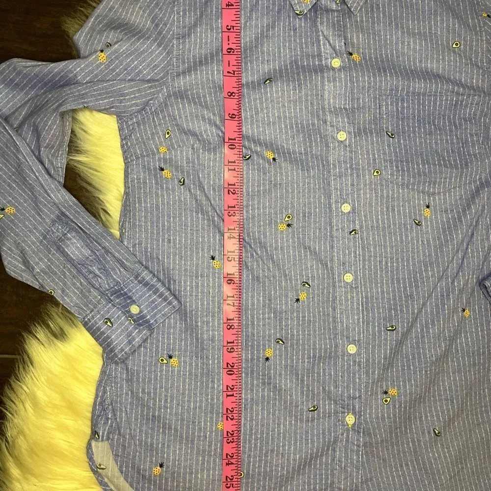 Old Navy The Classic Shirt pineapple and avocado button down sz Medium - Image 8