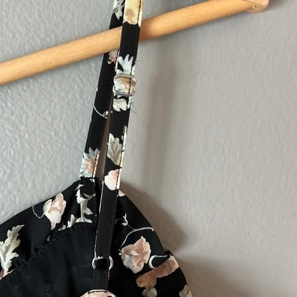 CeCe NWT  black floral jumpsuit size‎ 6 - Image 7