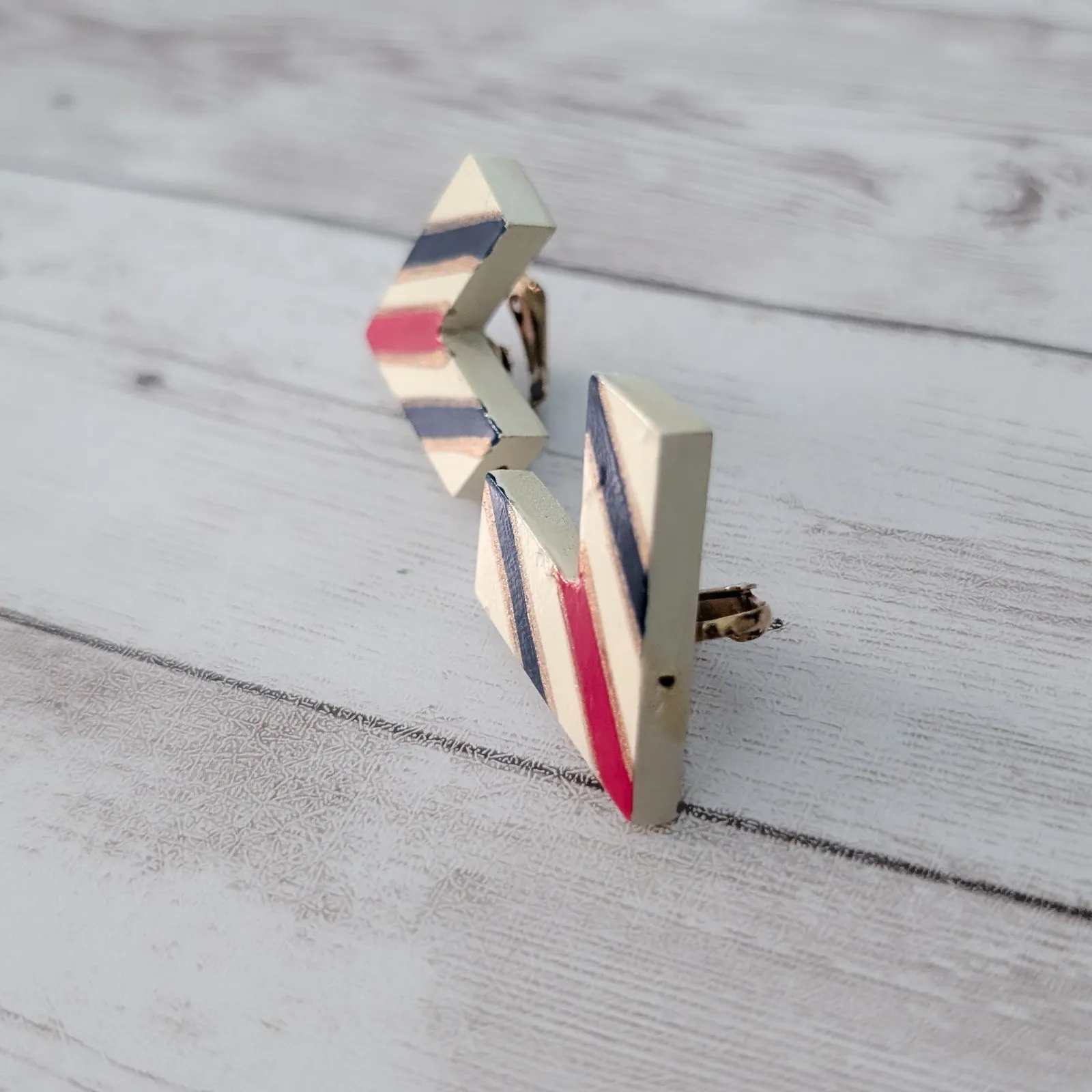 Vintage Clip On Earrings Large Chevron? Cream, Red, Dark Blue, Gold Tone - Image 3