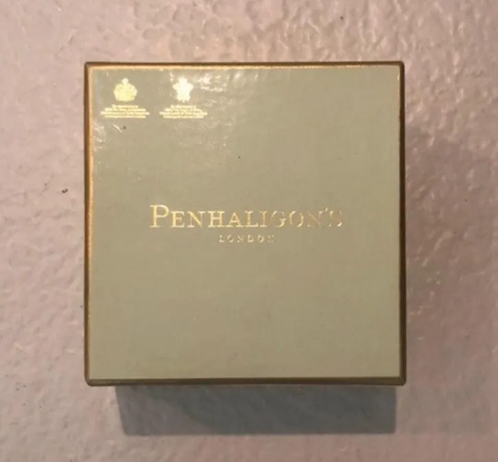  100% Authentic, Brand new, never been used  in original box with dust bag  PENHALIGON'S of London Black Key Ring Zip Around Coin Purse    - Image 3