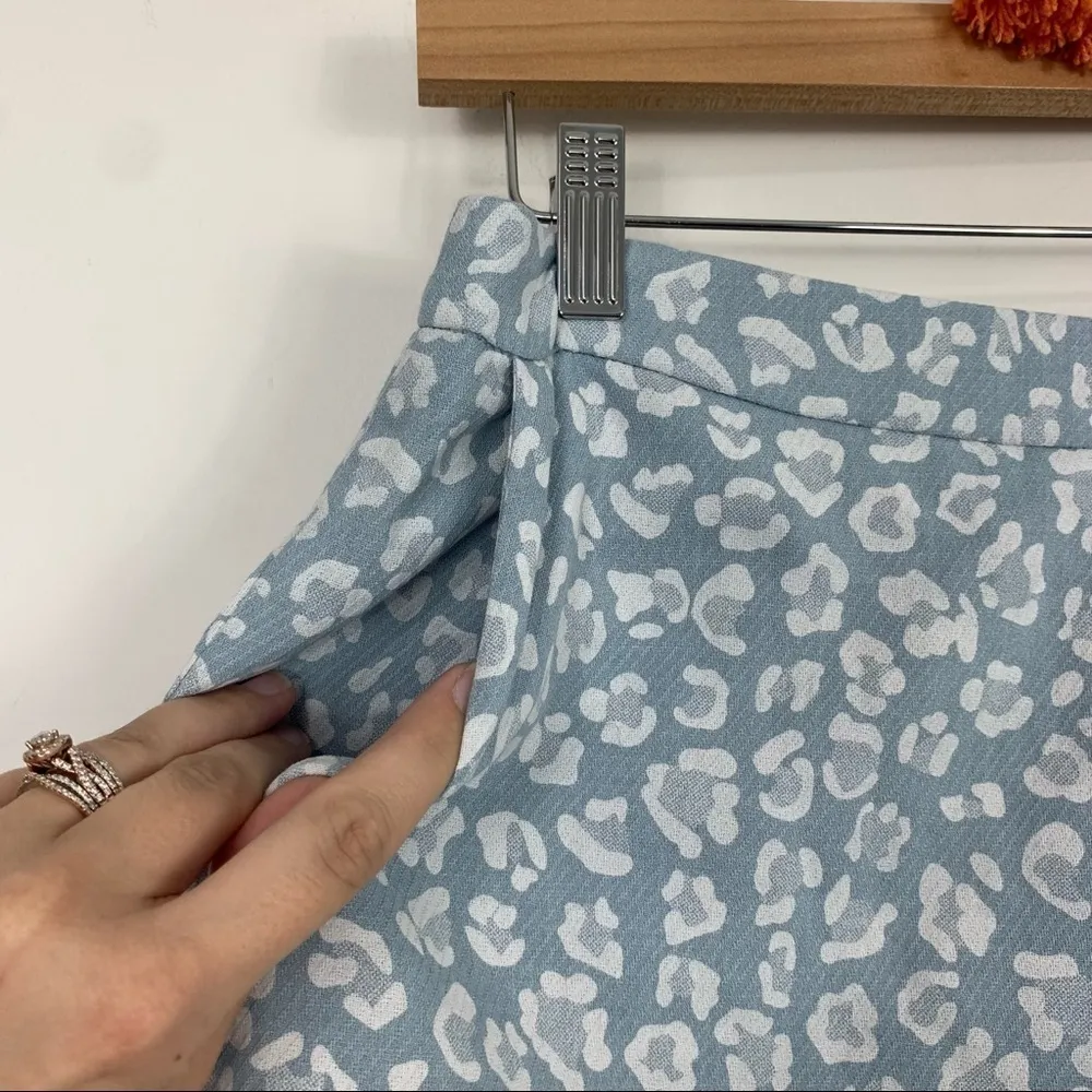 Altar'd State High Rise Light Blue White Leopard Print Shorts Medium - Image 5