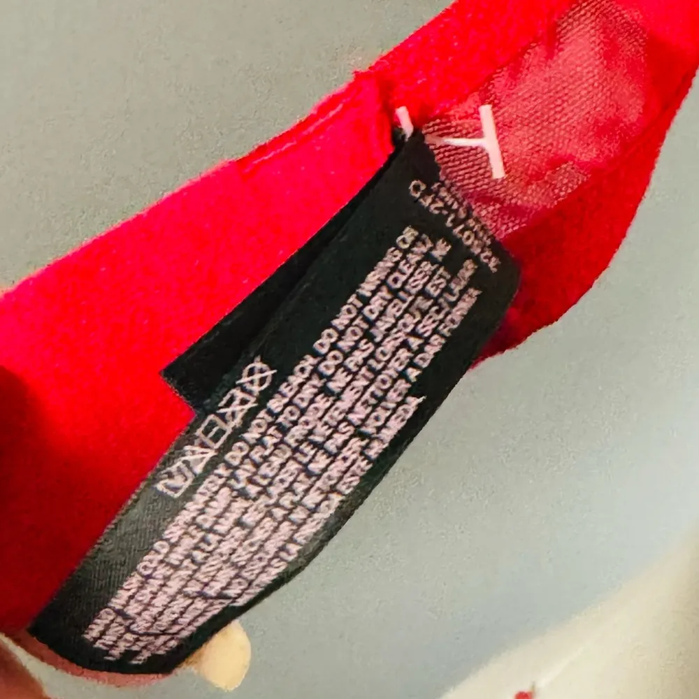 Victoria’s Secret Red Lace Bombshell Plunge Push-up Bra - Image 12