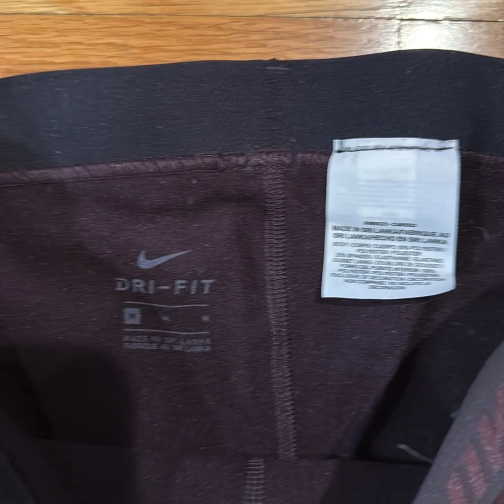 Nike pro women’s dri~fit leggings size medium. - Image 3