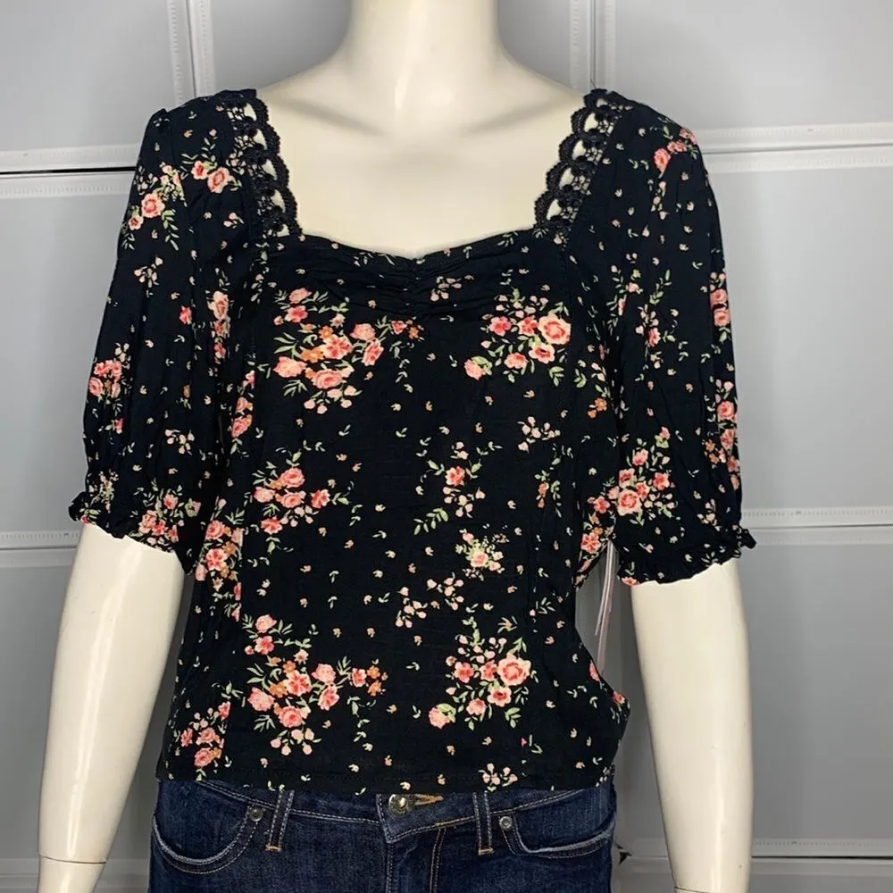 Macy’s x Crave Fame Boho Black Floral Crop Sweatheart Neck Top - Image 2