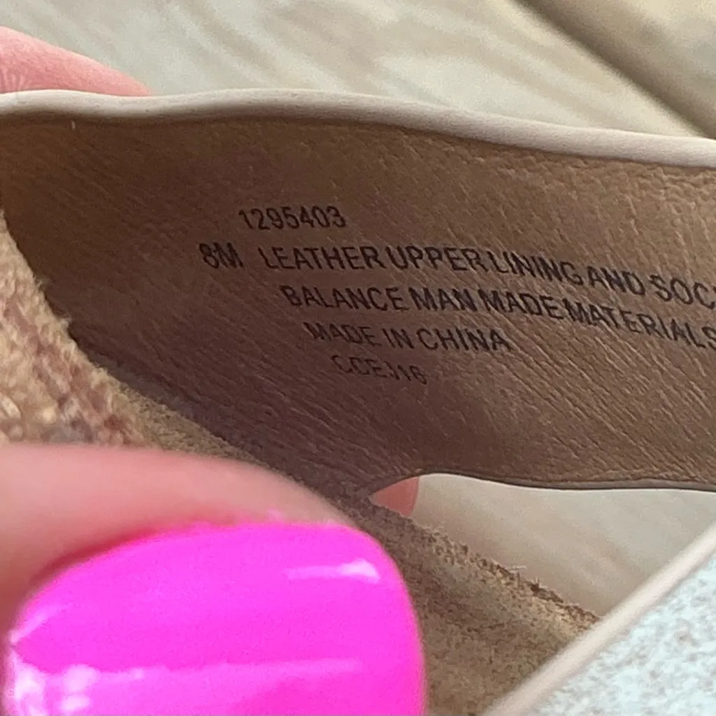 Stylish SOFFT sandals🌷🌷 Silver Size 8 - Image 8