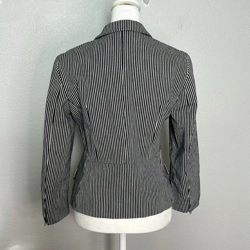 Hugo Boss Striped Blazer Size 2 White - Image 3