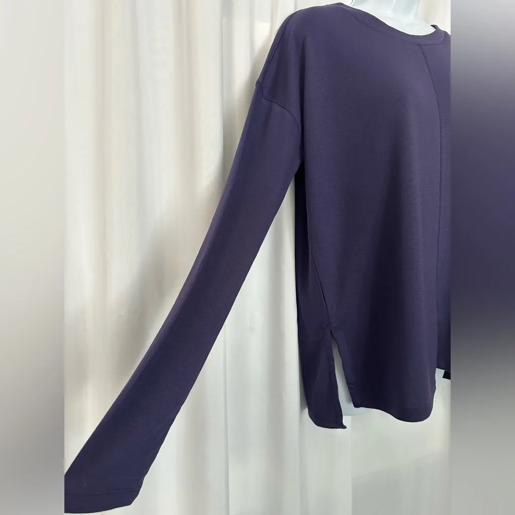 Old Navy Active Long sleeve Performance Top (1026) - Image 5