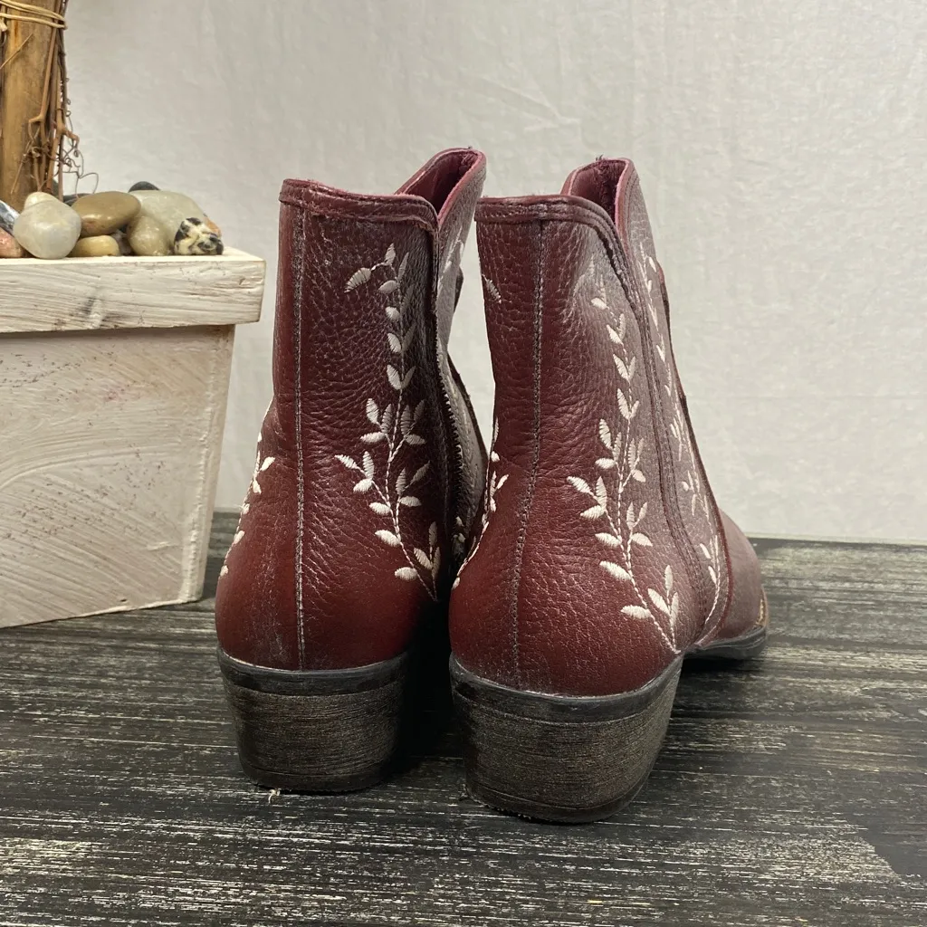 Sterling River 100% Leather Brown & White Embroidered Zip Ankle Block Booties Size 9.5 - Image 3