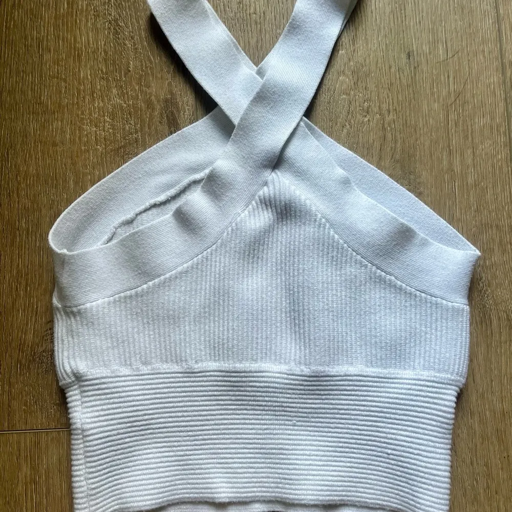 Abercrombie white tank top - Image 5