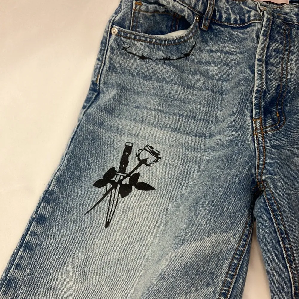 Revive California distressed straight leg denim jeans woman’s size 28 - Image 6