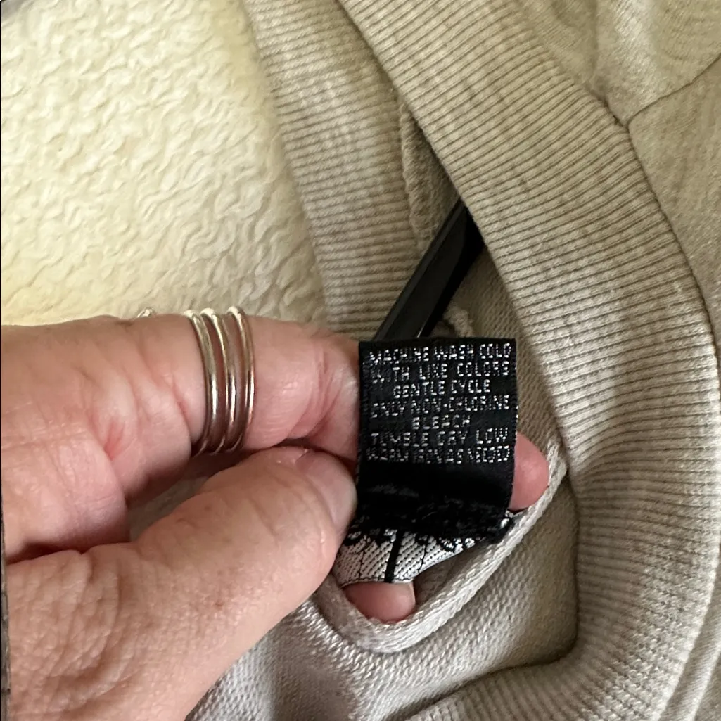 Wet Seal Graphic 89 Gray Top Size Medium - Image 8